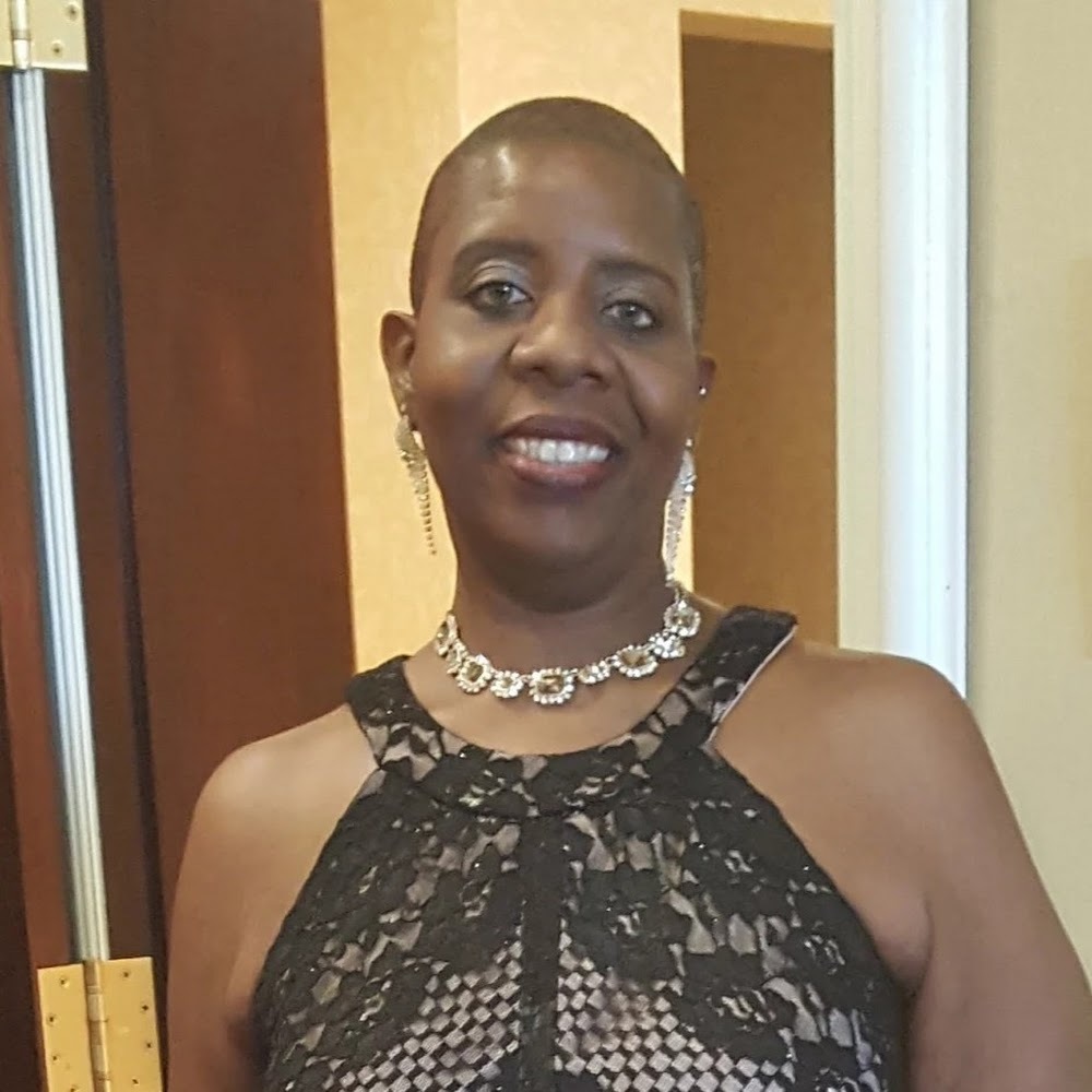 Meet your Posher, Elesha